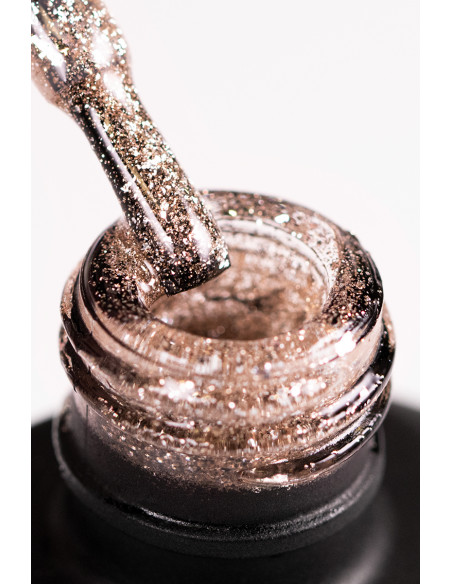 885 Champagne and Caviar UV LaQ 8ml