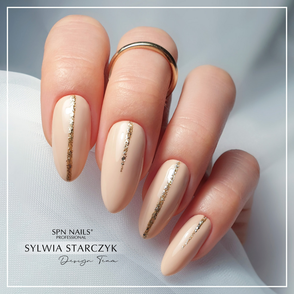 882 Gold & Fame UV LaQ 8ml 882 Gold & Fame UV LaQ 8ml