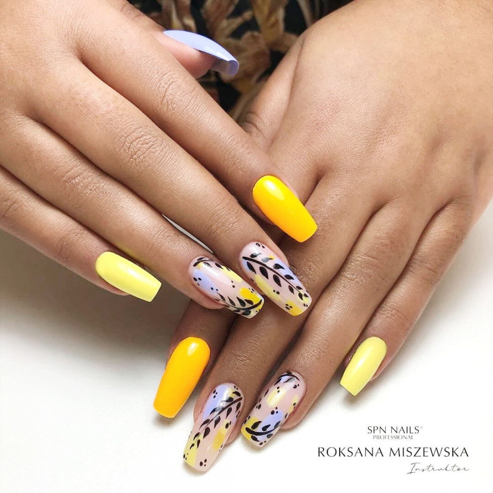 Manicure z wykorzystaniem pomarańczowego lakieru hybrydowego, Manicure z wykorzystaniem pomarańczowego lakieru hybrydowego,