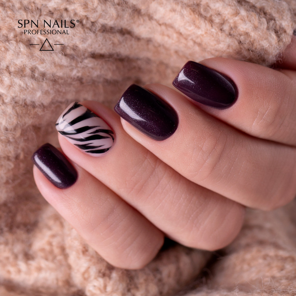 905 Mulled Wine UV LaQ 8ml 905 Mulled Wine UV LaQ 8ml