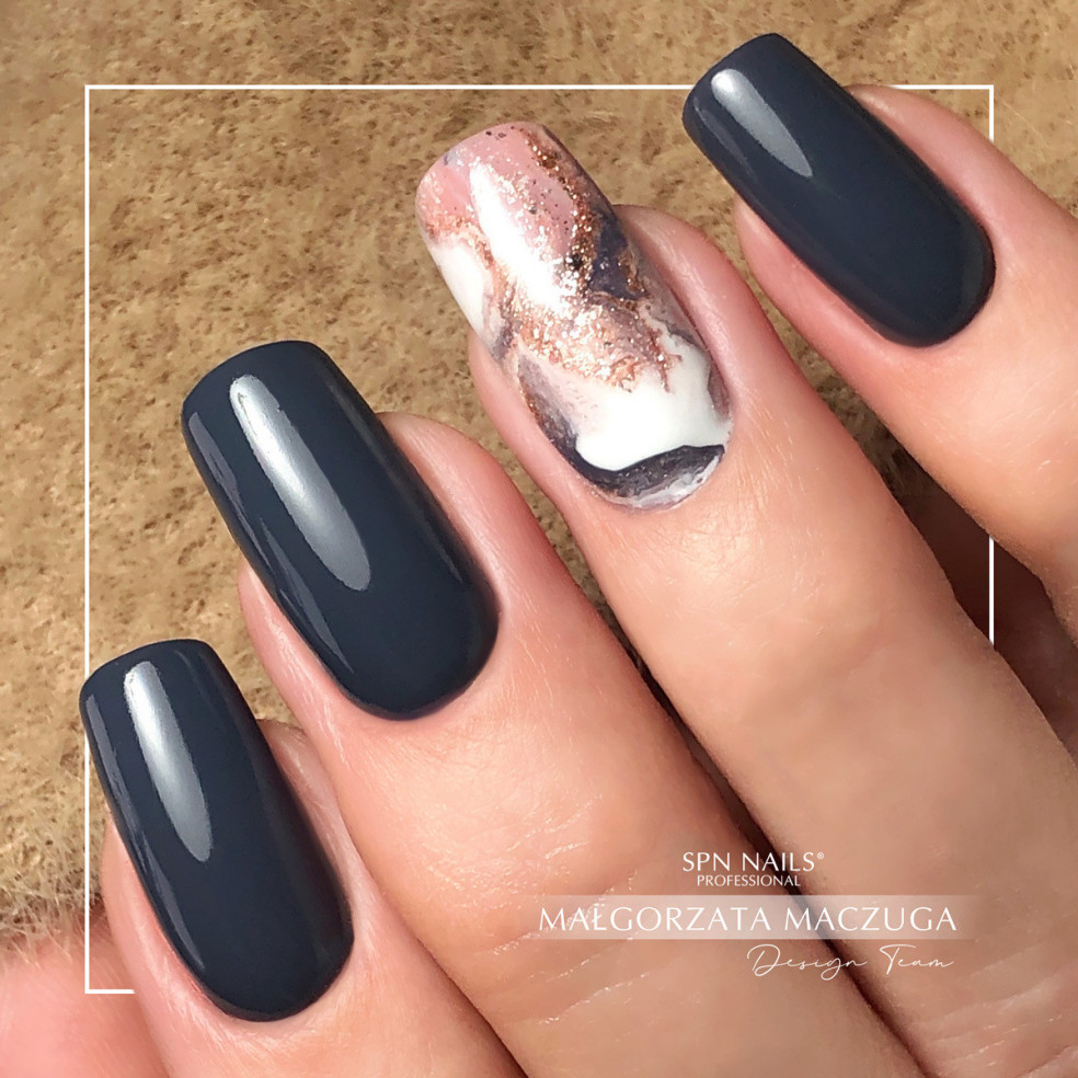 906 Smoky Raven UV LaQ 8ml 906 Smoky Raven UV LaQ 8ml