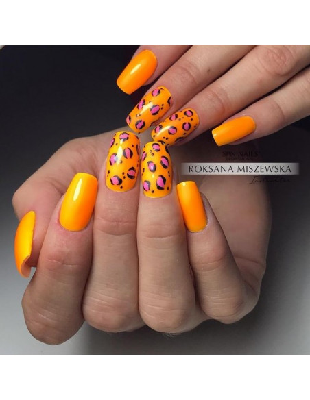Neonowe pomarańczowe paznokcie hybrydowe Neonowe pomarańczowe paznokcie hybrydowe