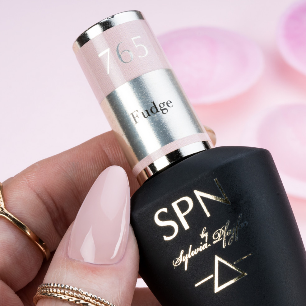 765 Fudge UV LaQ 8ml 765 Fudge UV LaQ 8ml