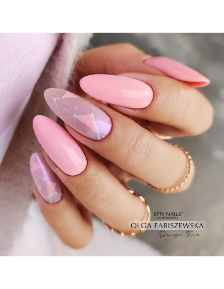 586 Kuala Lumpur UV LaQ 8ml
