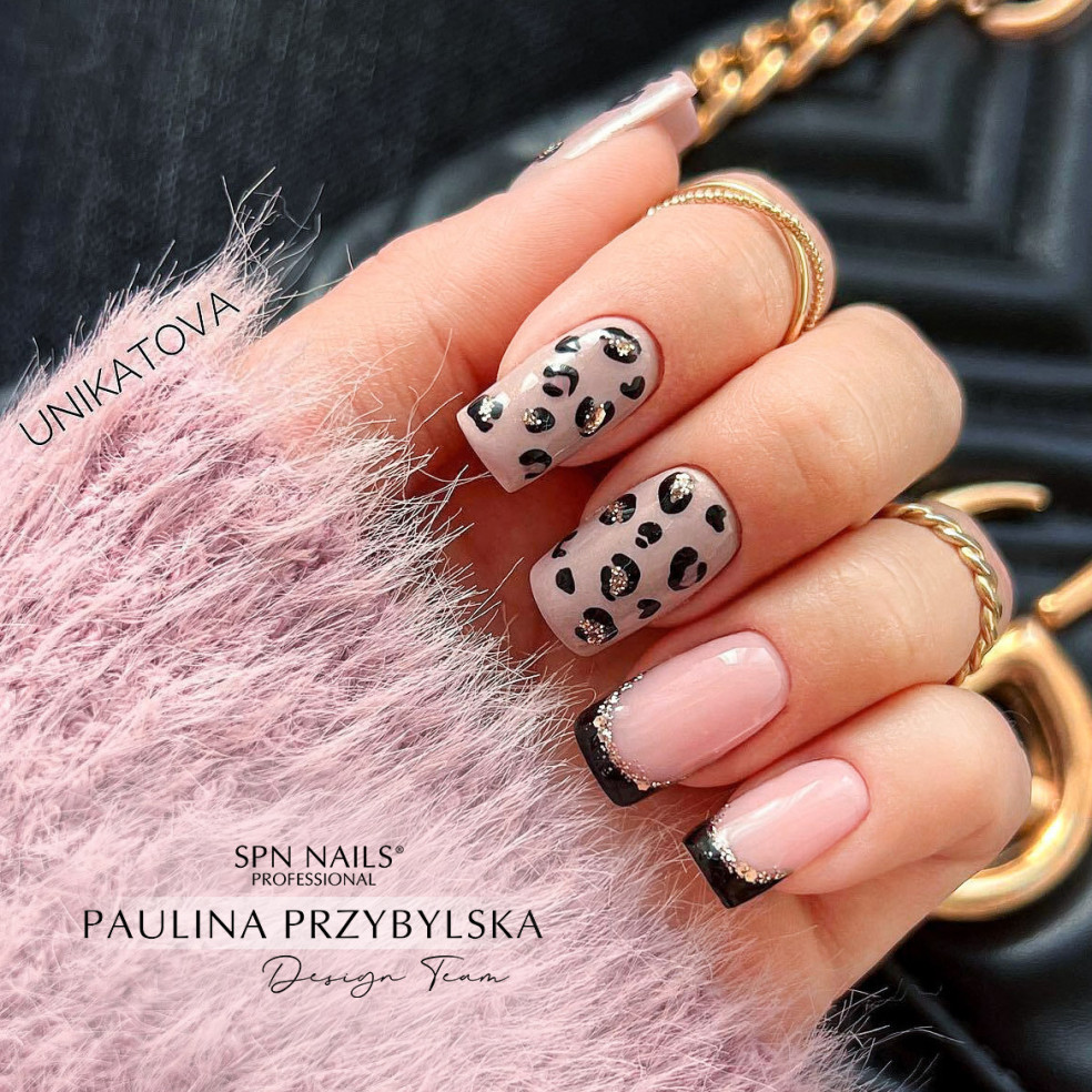 Manicure hybrydowy nude wykonany za pomocą 505 Delicate French Manicure hybrydowy nude wykonany za pomocą 505 Delicate French