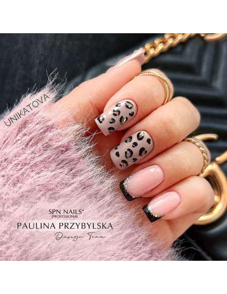 Manicure hybrydowy nude wykonany za pomocą 505 Delicate French Manicure hybrydowy nude wykonany za pomocą 505 Delicate French