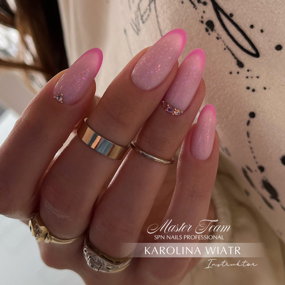 Lakier hybrydowy 613 First Kiss UV... Lakier hybrydowy 613 First Kiss UV...