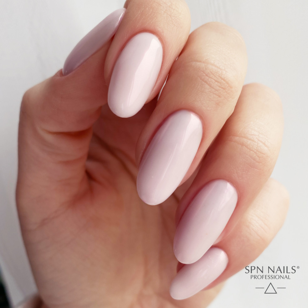 Stylizacja wykonana za pomocą bazy kauczukowej Rubber Base Color & Go w kolorze jasnego różu Cotton Candy