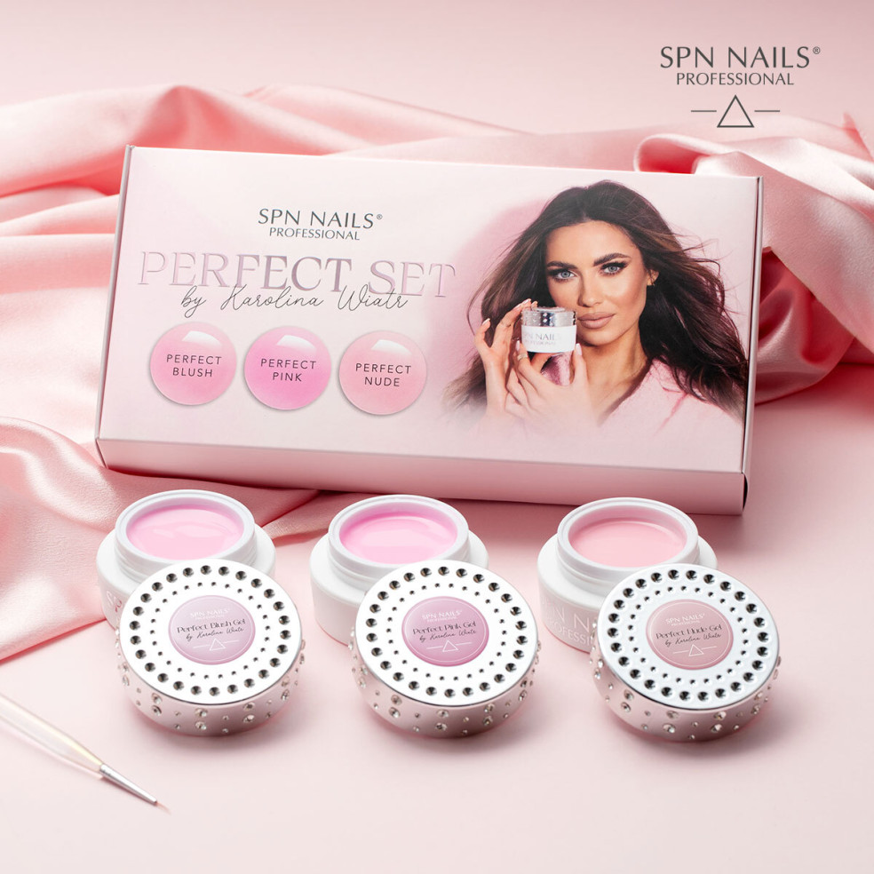 Perfect Set by Karolina Wiatr