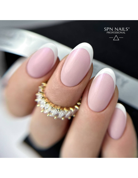 586 Kuala Lumpur UV LaQ 8ml