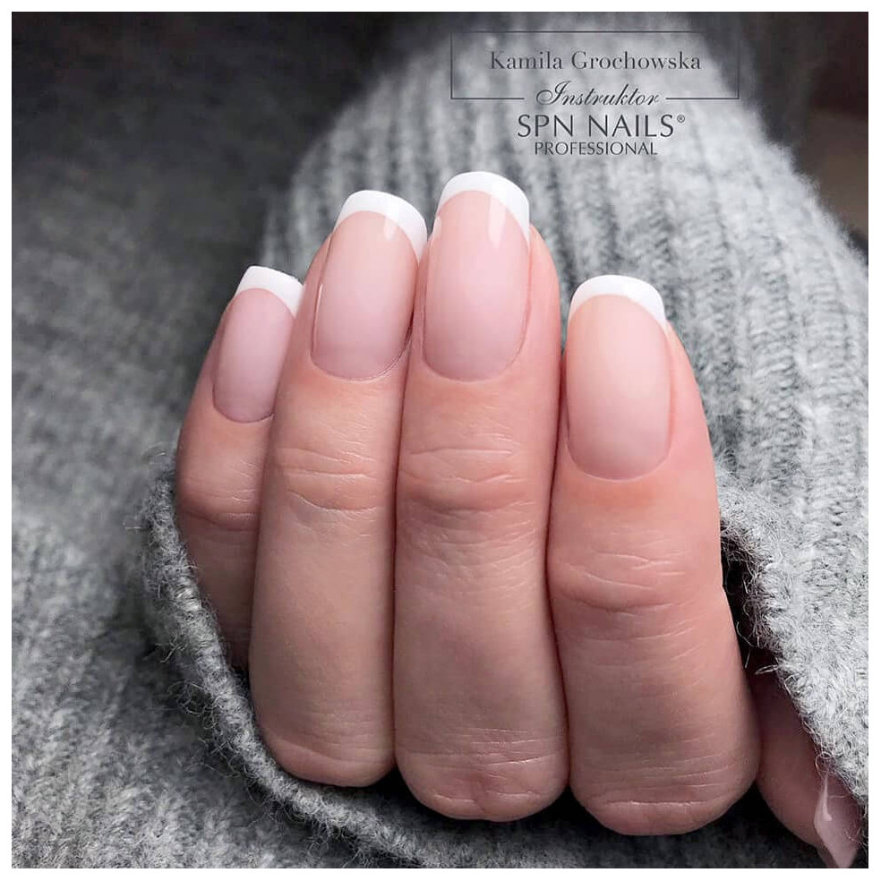 French manicure wykonaby lakierem hybydowym w kolorze Pudding French French manicure wykonaby lakierem hybydowym w kolorze Pudding French