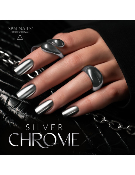 Manicure hybrydowy. Paznokcie pomalowane lakierem hybrydowym z efektem srebrej tafli - Silver Chrome Manicure hybrydowy. Paznokcie pomalowane lakierem hybrydowym z efektem srebrej tafli - Silver Chrome