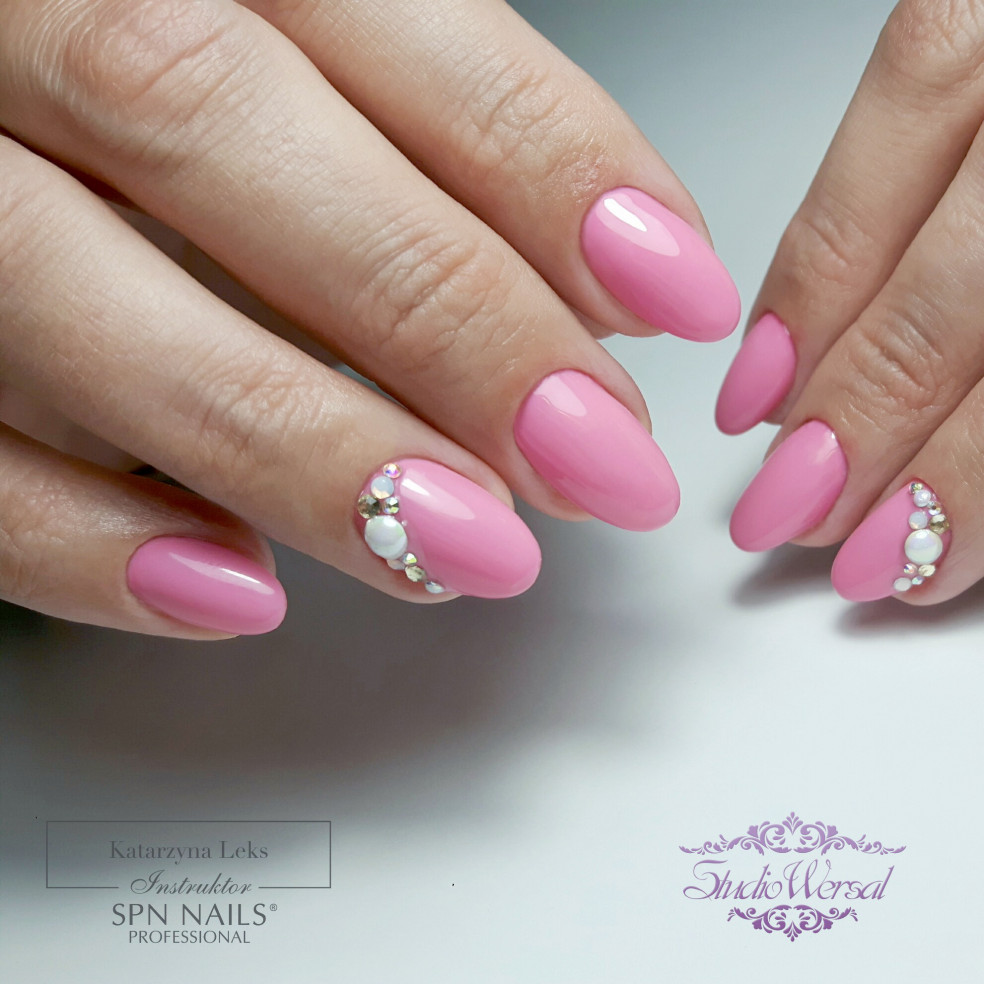 546 Cindy UV LaQ 8ml - Expiration...