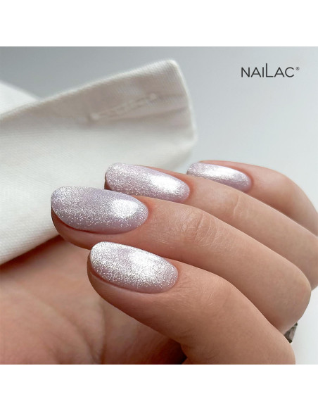 Manicure hybrydowy z efektem cat eye