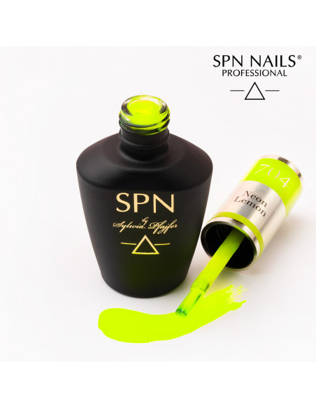 704 Neon Lemon UV LaQ 8ml - Expiration date 08/2026