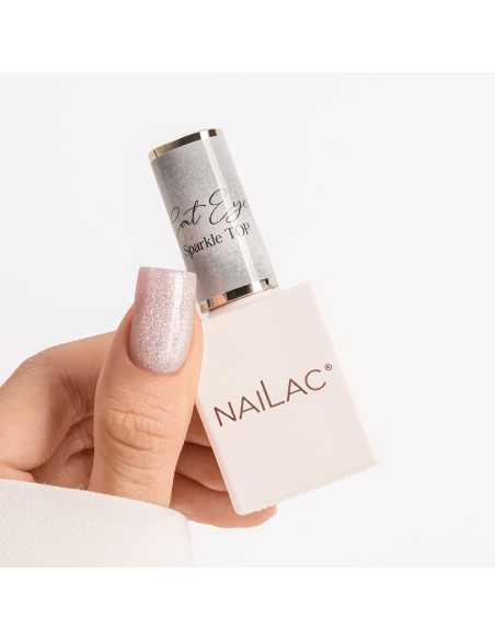 kciuk pomalowany topem Cat Eye Sparkle Top NaiLac 10ml
