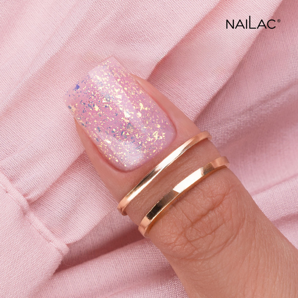 Paznokieć w żelu NaiLac Flash Blossom Gel - różowa stylizacja z opalizującymi drobinkami i biżuterią