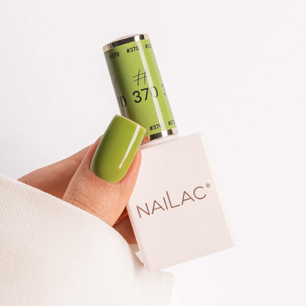 kciuk pomalowany zielonym lakierem #370 NaiLac