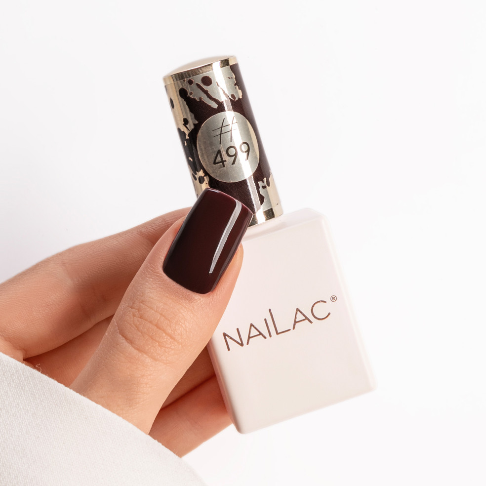 kciuk pomalowany brązowym lakierem #499 NaiLac