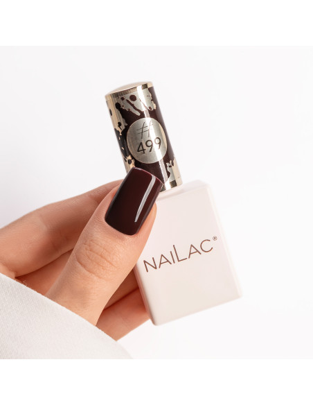 kciuk pomalowany brązowym lakierem #499 NaiLac