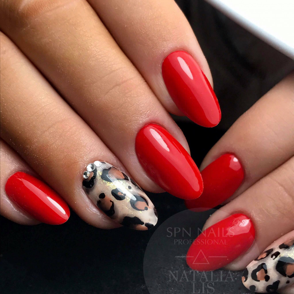 773 Red Carpet  UV LaQ 8ml 773 Red Carpet  UV LaQ 8ml