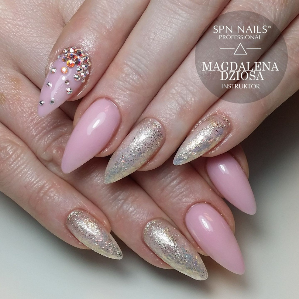 Lakier hybrydowy 675 White Gold UV... Lakier hybrydowy 675 White Gold UV...