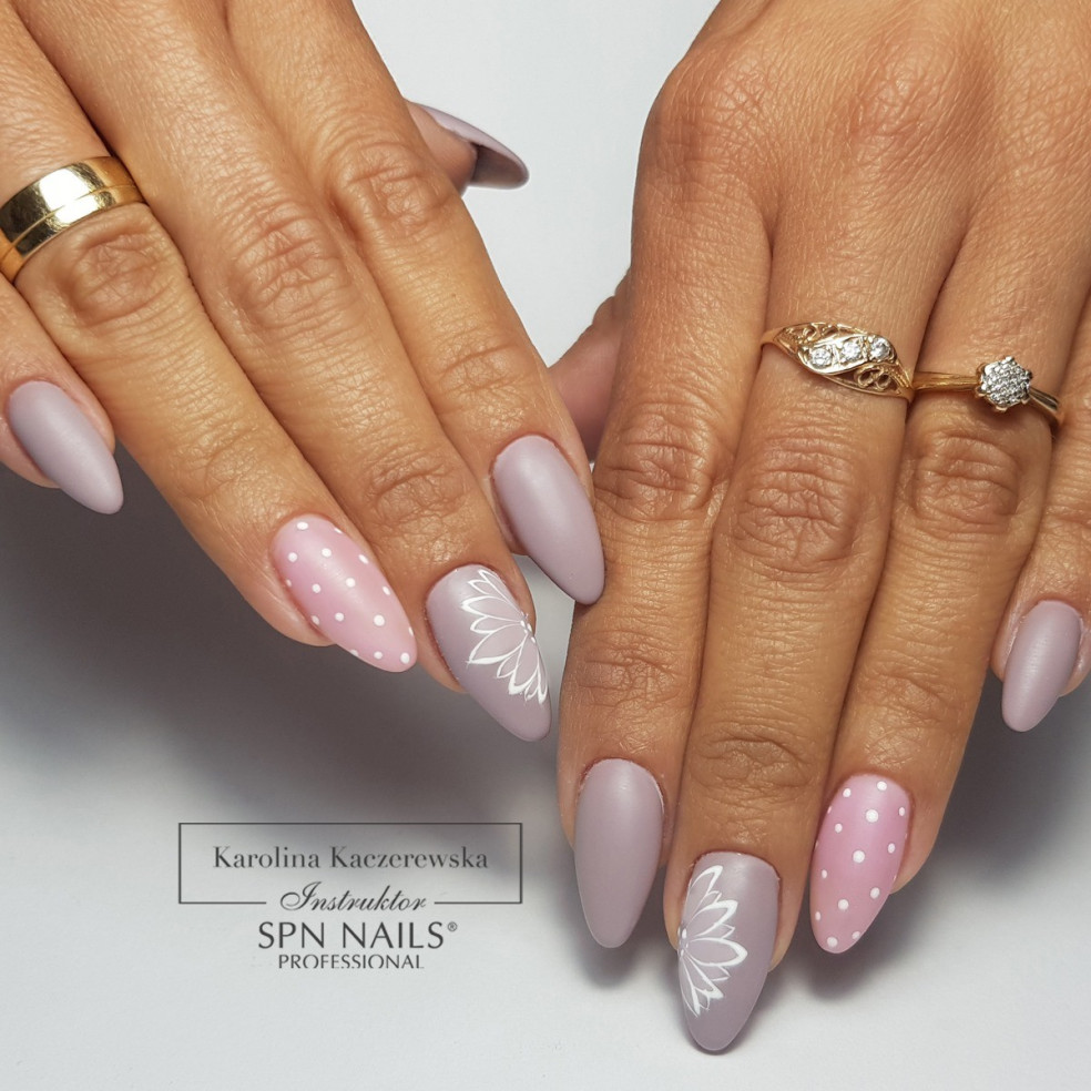 Manicure hybrydowy Manicure hybrydowy