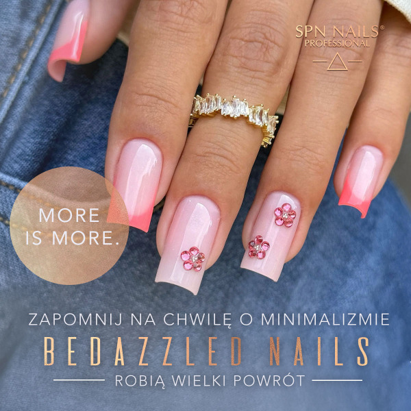 Bedazzled nails: manicure, który znowu chce błyszczeć